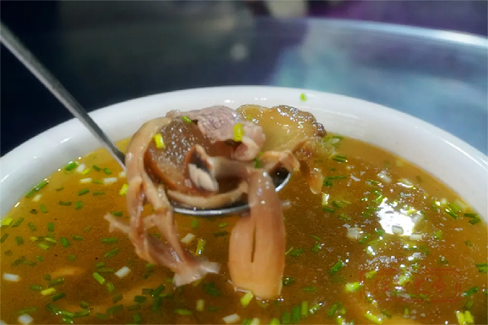 xuan！川味泡菜遇上嫩鹅肉，这锅汤真xuan