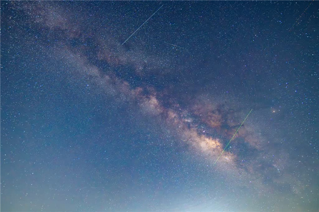 星河璀璨，流星雨划破夜幕 | 古蔺山野变身实景天文课堂