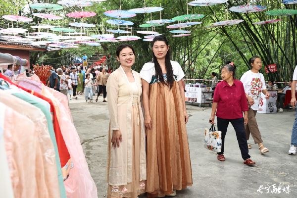 穿汉服、游古桥、放河灯……来长宁双河过浪漫七夕！